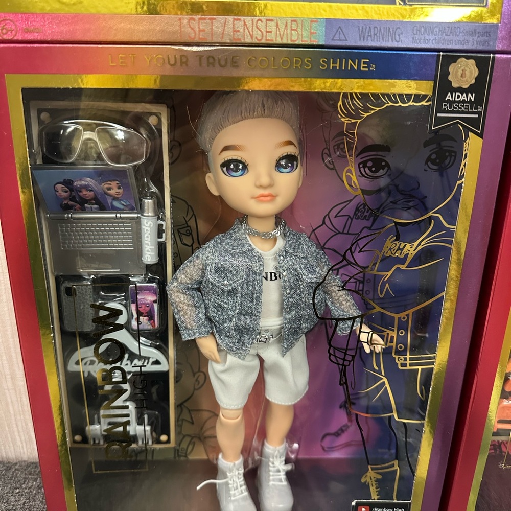 BNIB Collectible S5 Rainbow High Aidan Russell Fashion Boy Doll